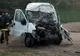 Un microbuz în care se aflau 11 persoane s-a răsturnat pe Valea Oltului