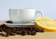 De ce e bine să pui zeamă de lămâie în cafeaua de dimineaţă