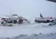 Iarna pe aeroporturile din Iaşi şi Chişinău. Avioanele decolează cu mari întârzieri (FOTO) 