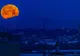 Cum s-a văzut super-luna albastră de ieri