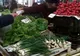 Mare atenţie! Greşeala pe care multă lume o face când cumpără salată şi ceapă verde