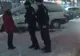 Fată de 13 ani care locuia pe stradă, salvată de la îngheţ de jandarmi (VIDEO)