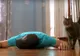 Stăpânul s-a prăbușit ”mort” în fața pisicii. Și atunci, felina a făcut ceva incredibil -- VIDEO