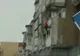 Scenă terifiantă, într-un oraş din România: bărbat împins de la balcon de fiul său - VIDEO