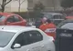 Box în plină stradă, la Alexandria! Doi şoferi s-au bătut în văzul lumii (VIDEO) 