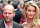 Jason Statham, o soţie din cale-afară de frumoasă. Şi-a dezvăluit ritualul de frumusețe în 14 pași