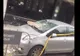 Incident în centrul Capitalei: O bucată de balcon a căzut peste o maşină. VIDEO