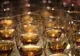 Două greșeli pe care sigur le faci când comanzi și bei whiskey