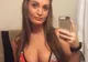 Bomba sexy care nu mai iese din casă după ce a făcut un selfie