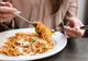 Sunt carbohidraţi, dar, totuşi, cum te pot ajuta pastele să slăbești