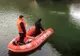 Descoperire macabră. Cadavrul unei femei, găsit într-un canal de angajaţii unei hidrocentrale