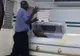 Oroare, când omul de la pompe funebre a deschis sicriul. ”Mortul” a ridicat mâinile și a urlat la el