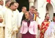 Gabriela Firea a adus niște moaște la Primăria Generală și i-a chemat pe angajați să se închine
