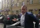 Scene ireale: Un viceprimar din Ucraina a fost aruncat la tomberon de cetățenii furioși