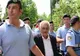 Deputatul PSD Nicolae Bacalbaşa, îmbrâncit şi huiduit de protestari. VIDEO