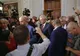 Imagini incredibile! Dragnea, Dăncilă şi Tăriceanu, apărați de parlamentari PSD de furia oamenilor