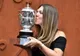 Simona Halep, imagini de senzație, în rochie neagră, cu trofeul Roland Garros