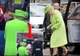 Meghan Markle a călcat rău pe bec. Urcă în mașină în fața Reginei