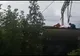 Un tânăr se zbate între viață și moarte după ce s-a electrocutat pe un vagon în Brașov