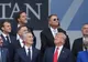 Iohannis, în spatele lui Trump la poza de grup de la summit-ul NATO
