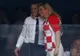 POZA SERII! Emmanuel Macron şi Kolinda Kitarovic s-au îmbrăţişat la finalul Cupei Mondiale 