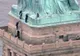 VIDEO: Ce a păţit femeia care s-a urcat pe Statuia Libertăţii chiar de Ziua Independenţei