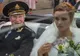 El jubilează, ea e tăcută. Secretul nunții bizare în care mireasa e mai tânără cu 60 de ani