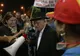 Mihai Șora, primit cu aplauze în Piața Victoriei