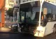 Autobuz lovit de o maşină în centrul Capitalei: Trei oameni au fost răniţi