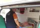 La un pas de moarte după ce a fost muşcat de o viespe 