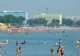 Tată şi fiu, răniţi după ce au intrat cu skijetul în dig