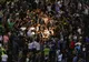 Cine sunt, de fapt, protestatarii care au apărat-o pe femeia jandarm