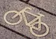 Vorbitul la telefon în timpul mersului cu bicicleta, interzis prin lege