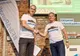 Dacian Cioloş, cu tricou "Fără Penali", strângându-i mâna lui Dan Barna, preşedinte USR