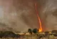 Imagini incredibile! O tornadă de foc, filmată în timp ce face ravagii 