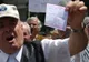 Pensionarii, protest în faţa Guvernului. De ce îi nemulţumeşte legea pensiilor