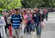 O caravană cu mii de migranți se apropie de SUA, iar Trump amenință cu armata