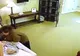 Femeia s-a aplecat peste moartă, în sicriu. Camerele de supraveghere au surprins urmarea șocantă