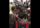 Bătaie pe băncuțe de grădină la un hipermarket din Constanța - Imagini incredibile