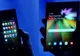Primul smartphone cu ecran pliabil de la Samsung ar putea avea un preţ „colosal”