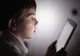 Creierul copiilor care petrec mult timp pe dispozitive mobile, modificat