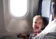 Cum să faci copilul să nu mai plângă în avion