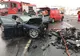 Impact devastator între o mașină și un microbuz, la Cluj: un mort, 4 răniți