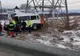 Accident cu microbuz: 7 persoane rănite, o femeie încarcerată