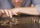 Salariu mediu net a crescut în noiembrie. Ce domeniu a primit cea mai mare majorare?