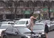 În lenjerie intimă in mijlocul orașului. Doi tineri s-au ales cu dosar penal după ce... 