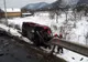 Microbuz cu pasageri, implicat într-un accident în lanț, în Hunedoara. 5 mașini, făcute praf