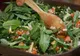 Salata-minune care elimină toxinele. Nu e chiar uşor de mâncat. Tu ai curaj?