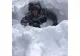 A provocat o avalanşă cu snow-mobilul şi şi-a îngropat de viu cel mai bun prieten