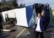 Autocar răsturnat pe autostradă. Cel puțin 2 morți și 41 răniți